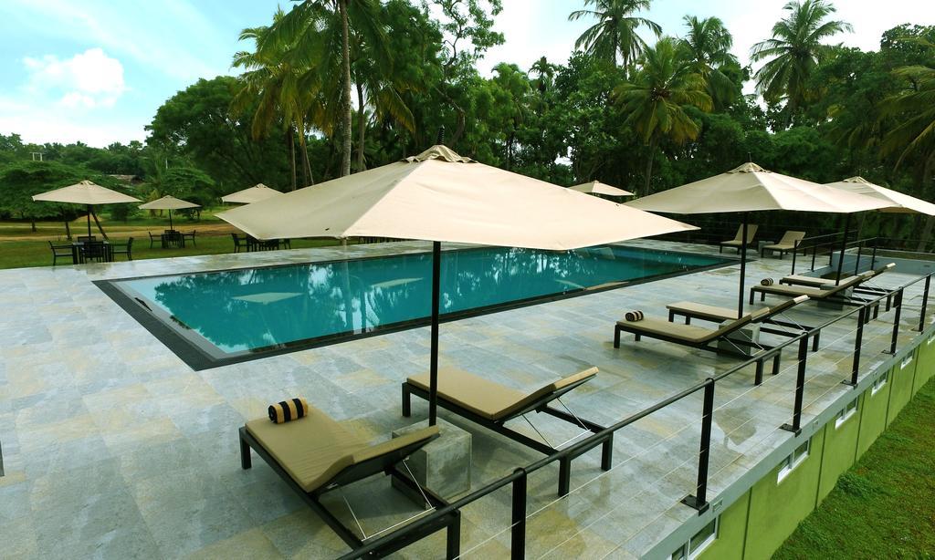 Miracle Resorts & Villas Полоннарува Экстерьер фото